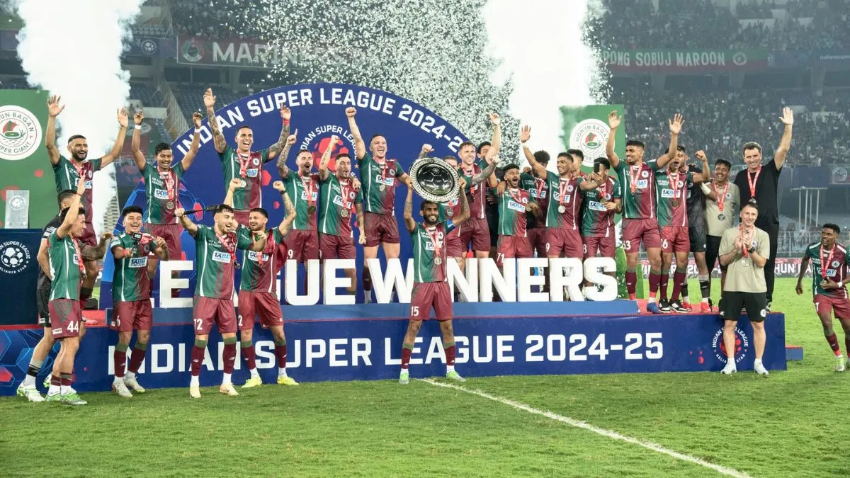 Mohun Bagan Super Giants with ISL Shield
