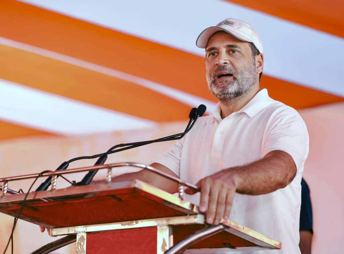 'Vote chori began in Gujarat, BJP brought it to national level in 2014 ...