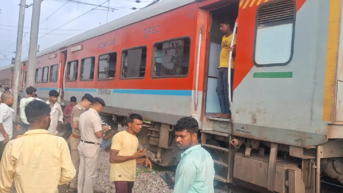 Sabarmati Jan Sadharan Express train derails near Kanpur, railway and rescue teams on spot