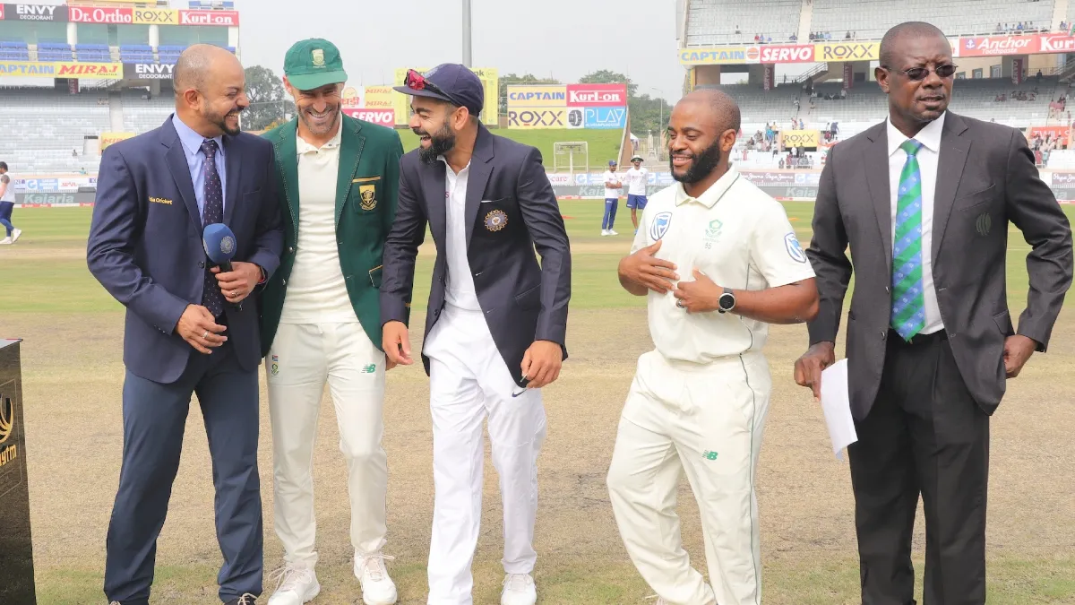 Faf du Plessis, Virat Kohli and Temba Bavuma at the toss in the India-South Africa series