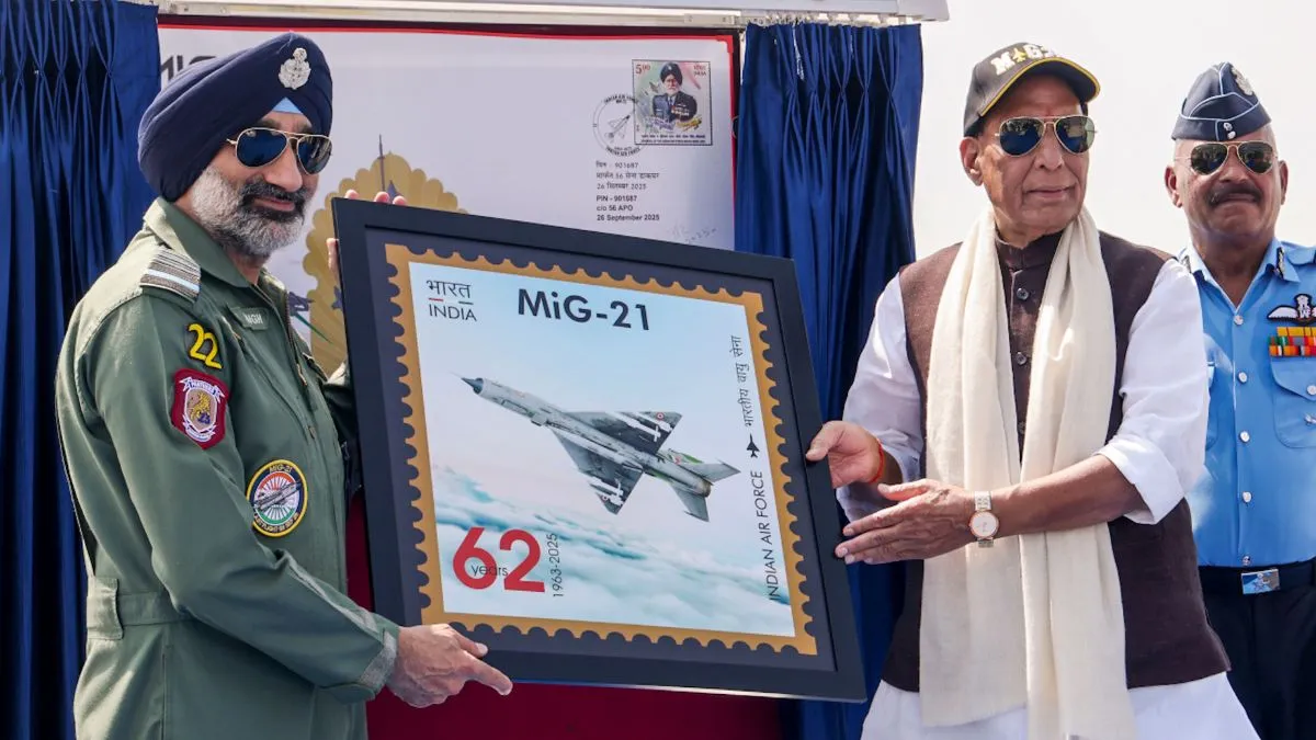 Defence Minister Rajnath Singh with Chief of the Air Staff Air Chief Marshal AP Singh during the decommissioning ceremony of the Russian-origin MiG-21 at the Chandigarh Air Force Station.