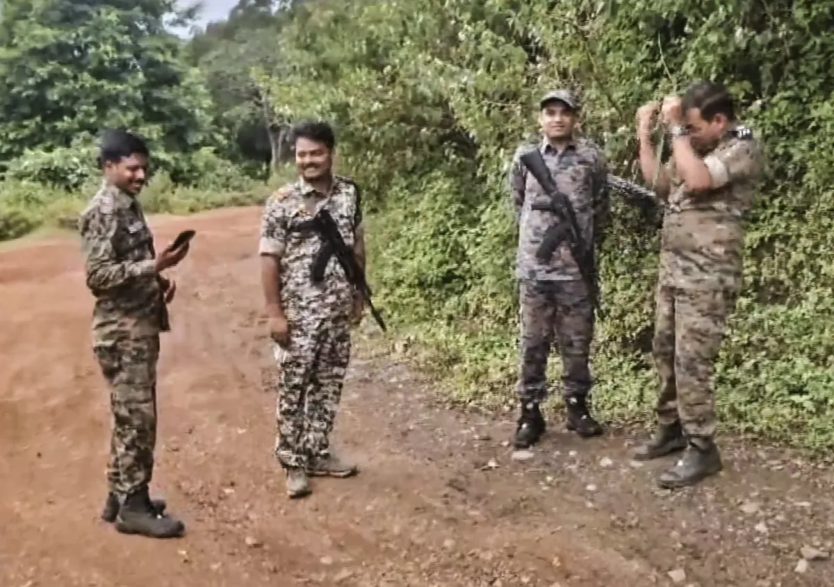 Naxals also handed over an AK-47 rifle, two Self-Loading Rifles (SLRs). (Representative Image) 