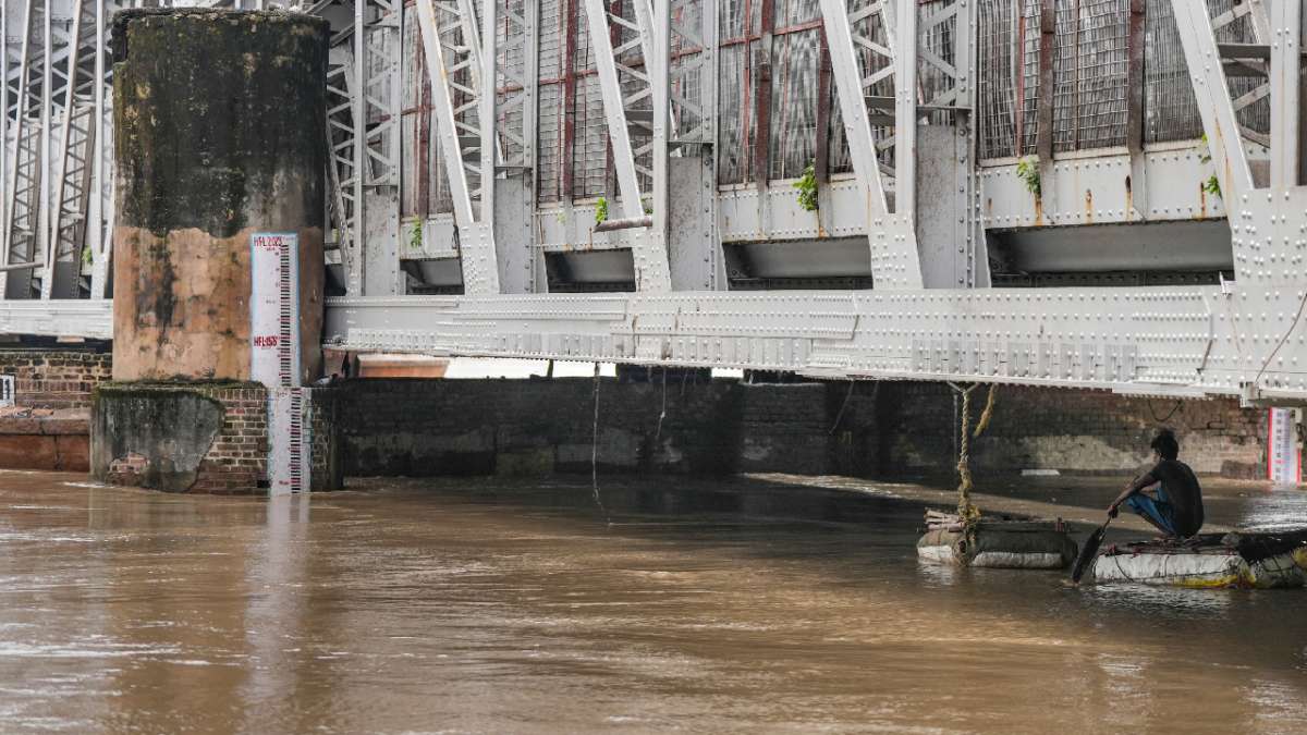 Yamuna nears record level in Delhi due to heavy rains, to swell further from Wednesday amid flood alert