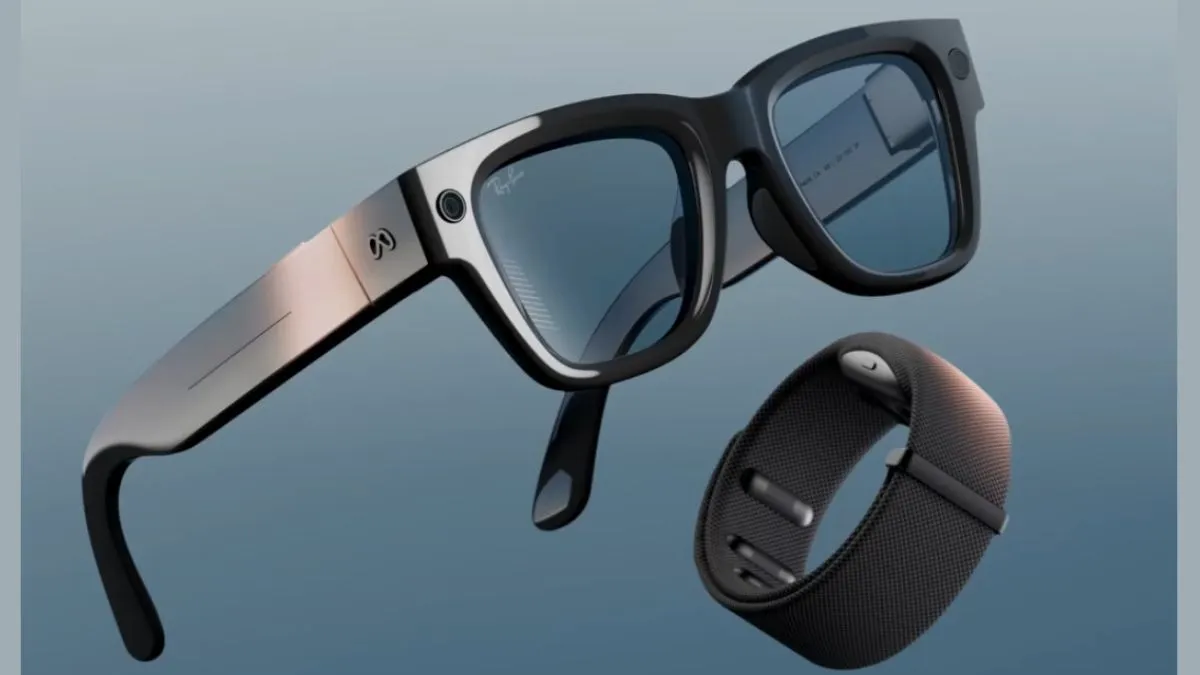 Meta Ray-Ban Smart Glass with on-wrist control