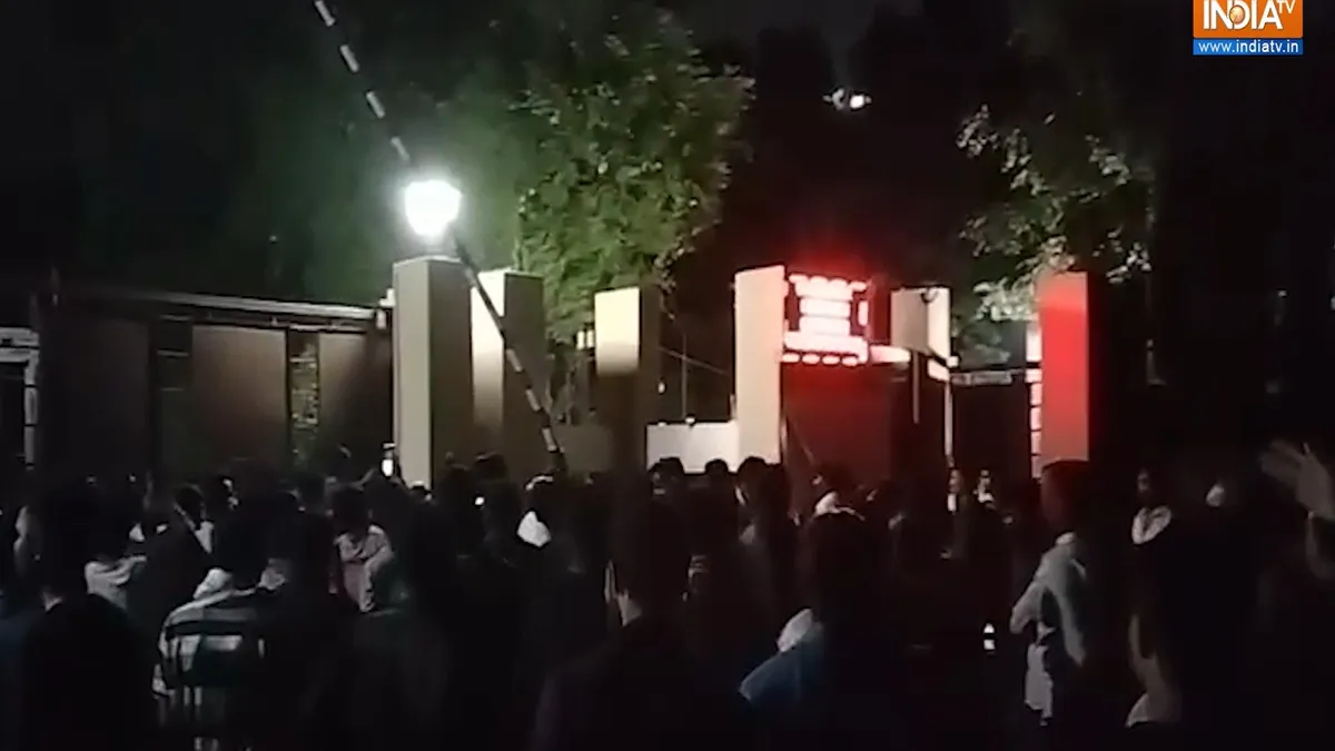 Nagpur: Major explosion at solar plant near Chandur village, several workers injured. 
