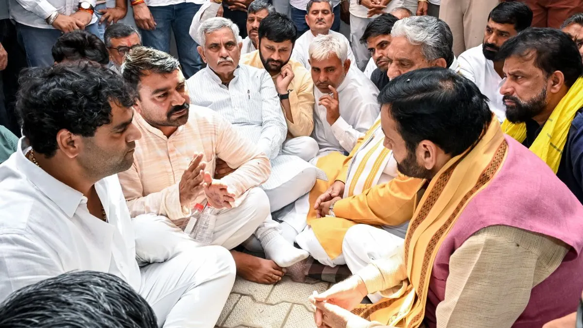 The body of the ASI was discovered on Tuesday in a temporary room located in a field near the Ladhot-Dhamar road.