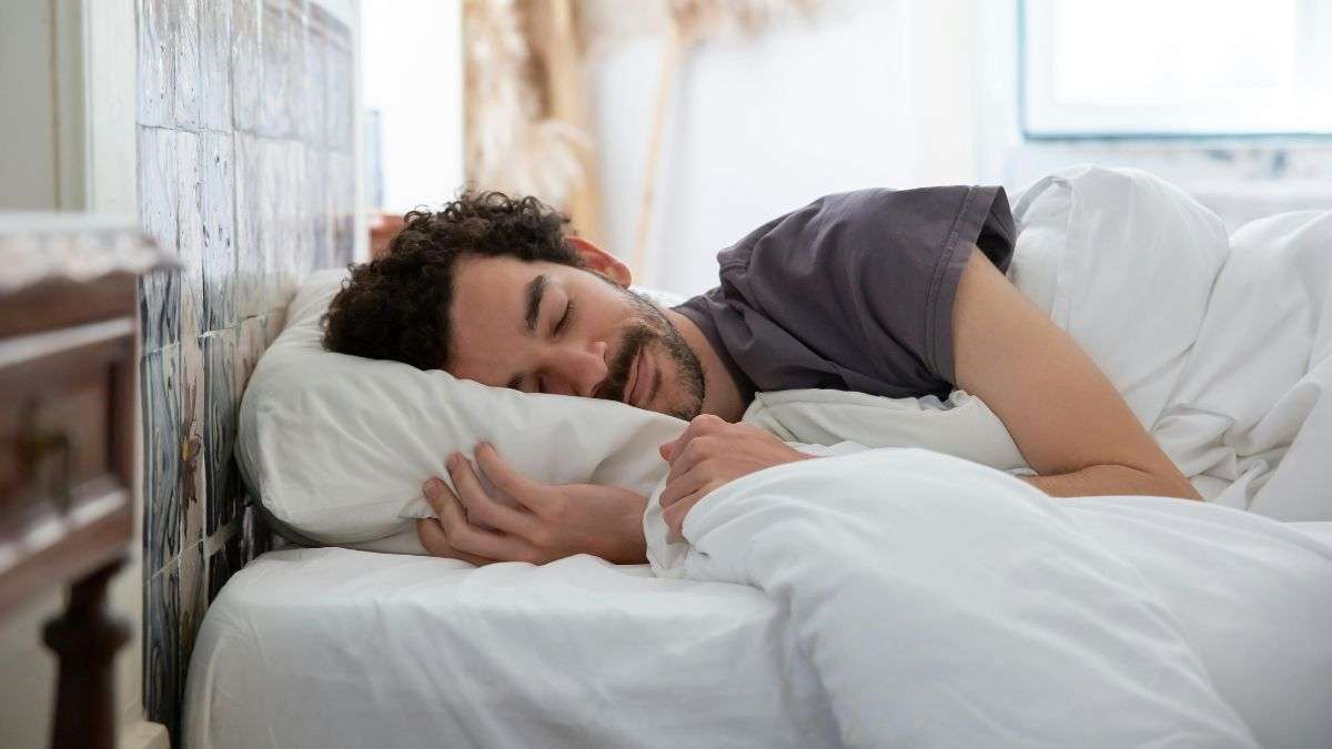 Improve Your Sleep Posture for a Pain-Free Morning