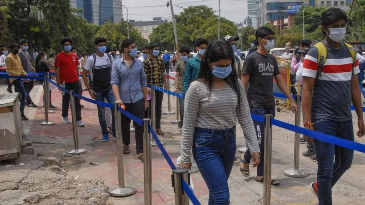 SBI Clerk Mains 2025 good attempts shift-wise 