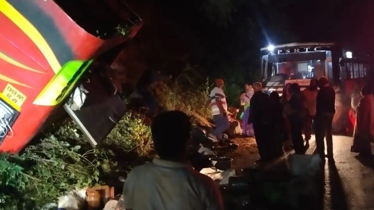 Several passengers have sustained serious injuries.
