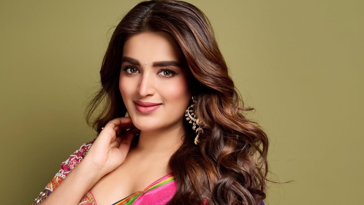 Nidhhi Agerwal mobbed: Bengaluru’s Lulu Mall management faces suo motu case