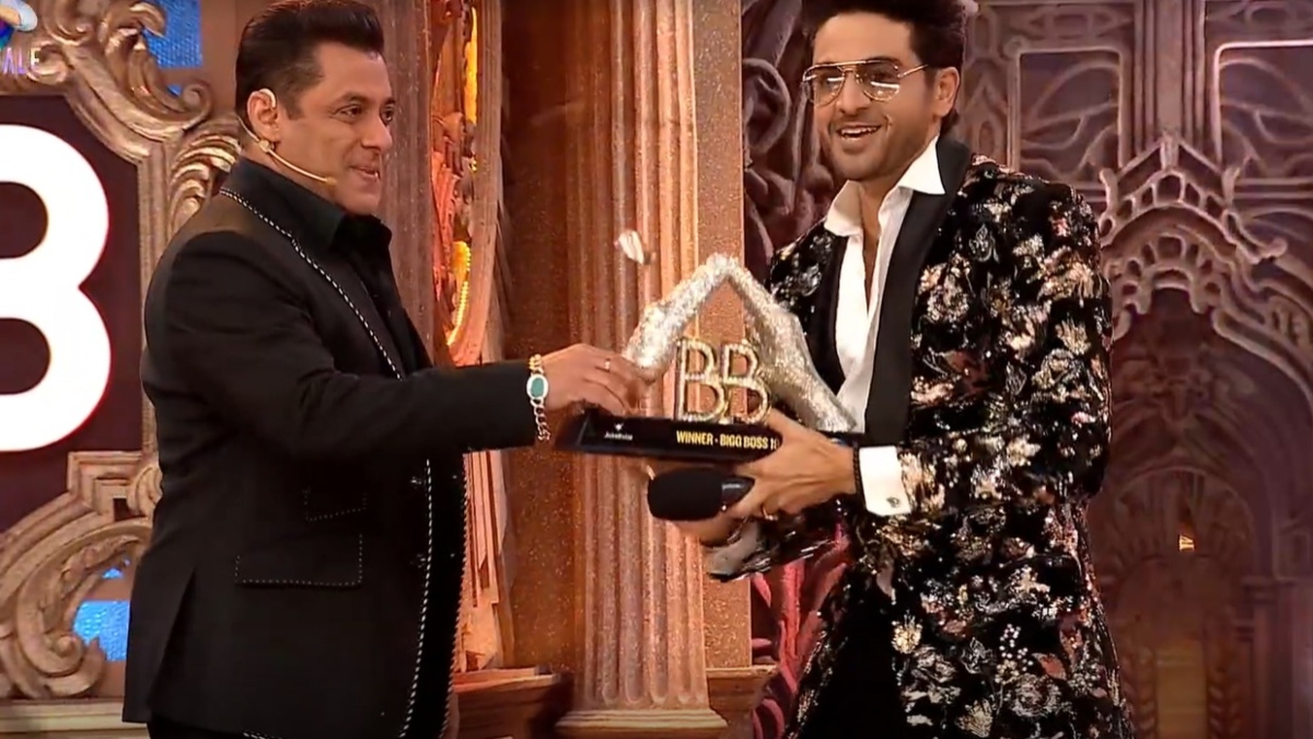 Bigg Boss 19 grand finale winner: Gaurav Khanna lifts the trophy, Farrhana Bhatt becomes first runner-up