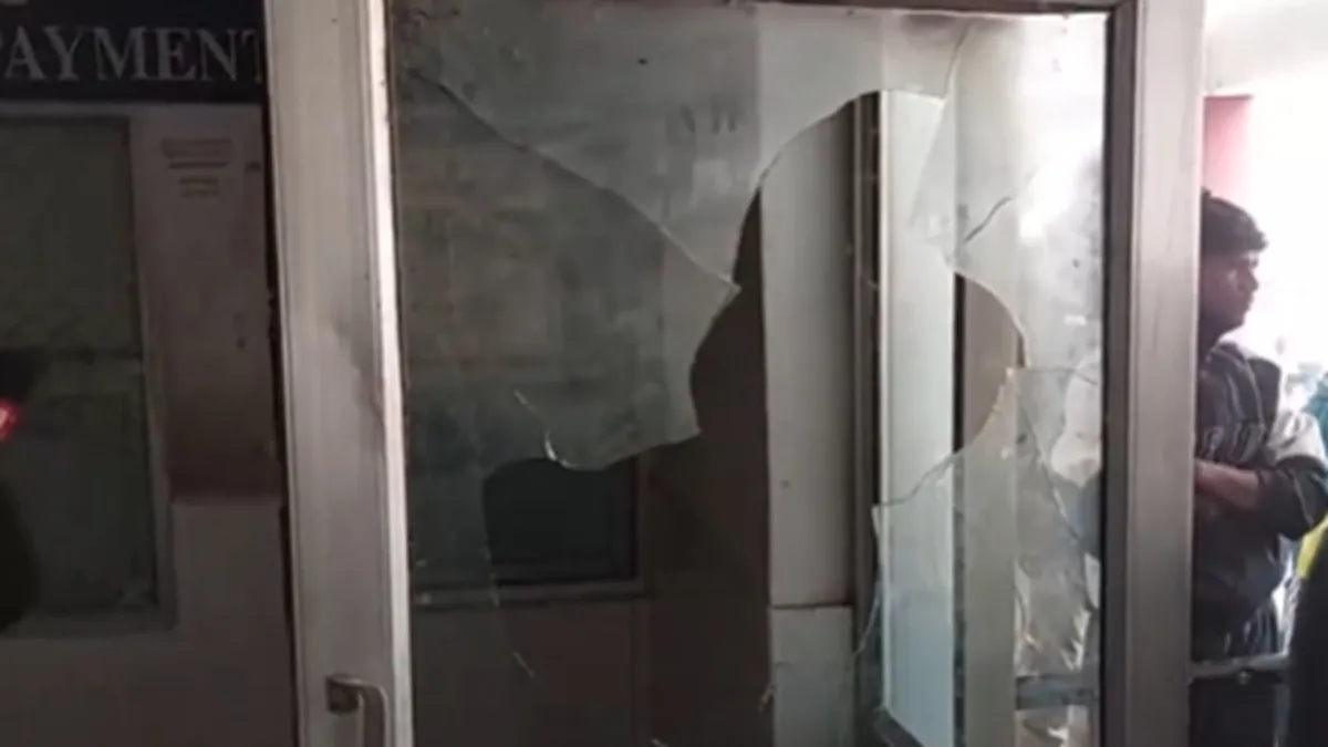 Family protests after rats Gnaw at corpse in Haridwar district hospital mortuary.
