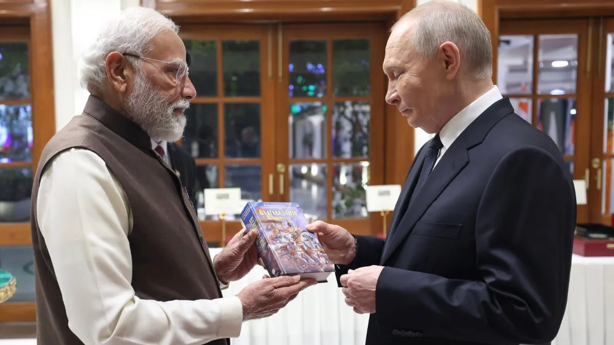 Putin will be having a packed schedule today with a plethora of meetings and visits at different places in Delhi.
