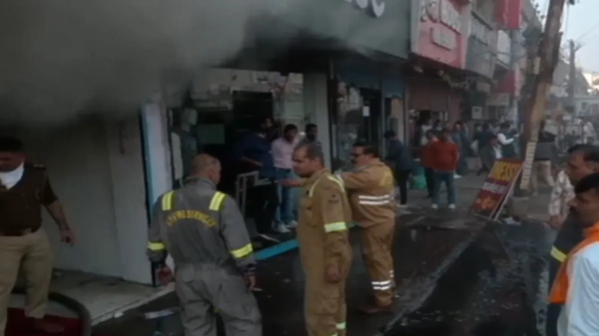 Fire breaks out at garments shop in Gorakhpur