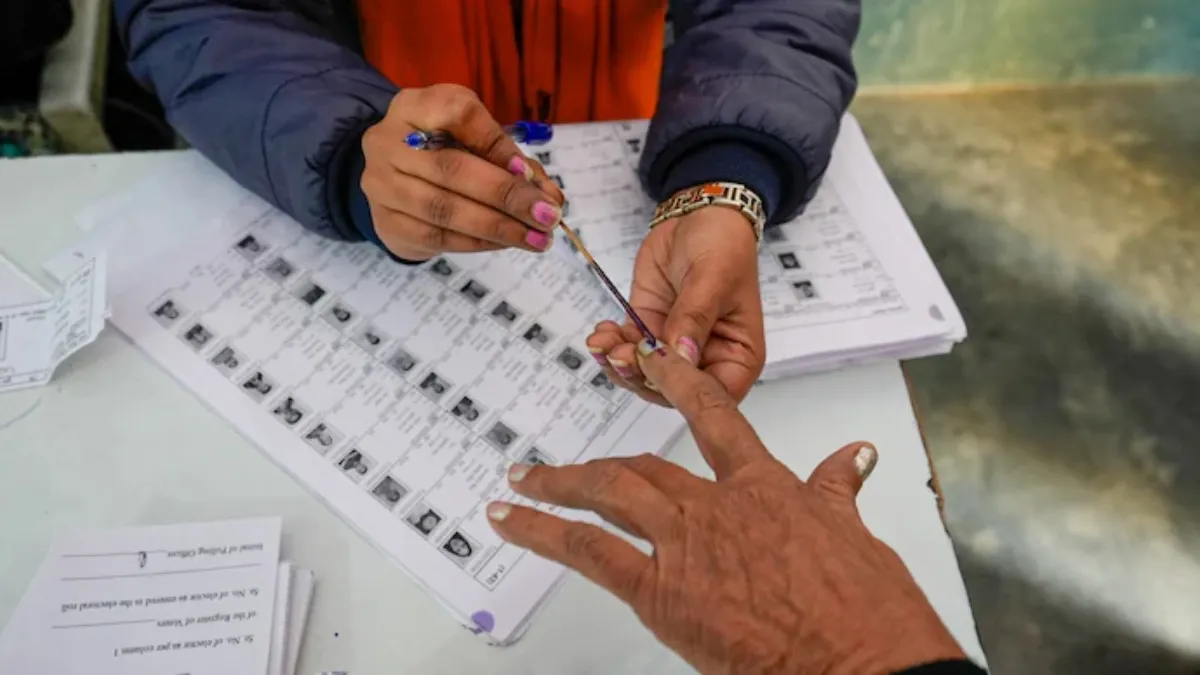 Election Commission extends deadline for SIR in 5 states, including UP ...