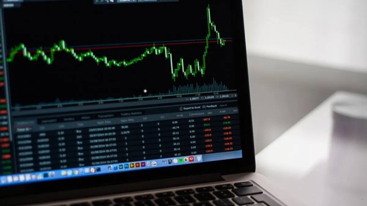 The market cap of the company stood at Rs 1,104.67 crore. 