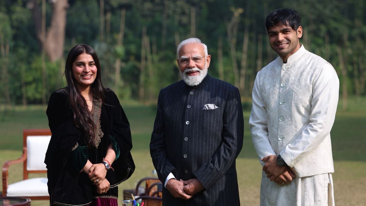 PM Narendra Modi hosts Neeraj Chopra, his wife, to discuss 'various issues including sports' | Other News – India TV