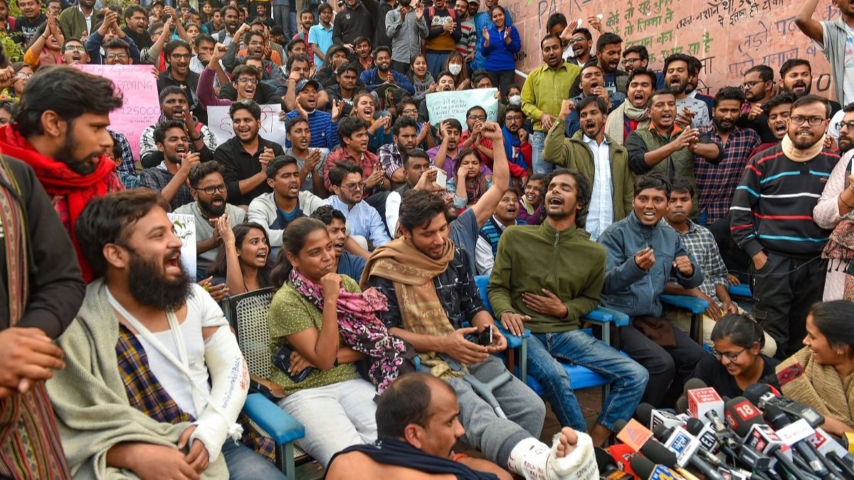 UGC regulations row 2026: JNU students protest, burnt effigy against ...