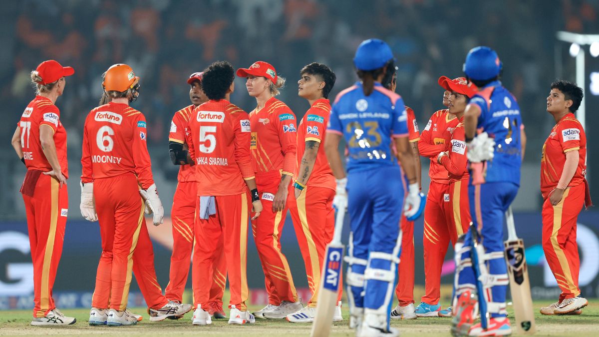 Harmanpreet Kaur's heroics goes in vain, Gujarat Giants push Mumbai Indians to brink in WPL 2026 | Cricket News – India TV