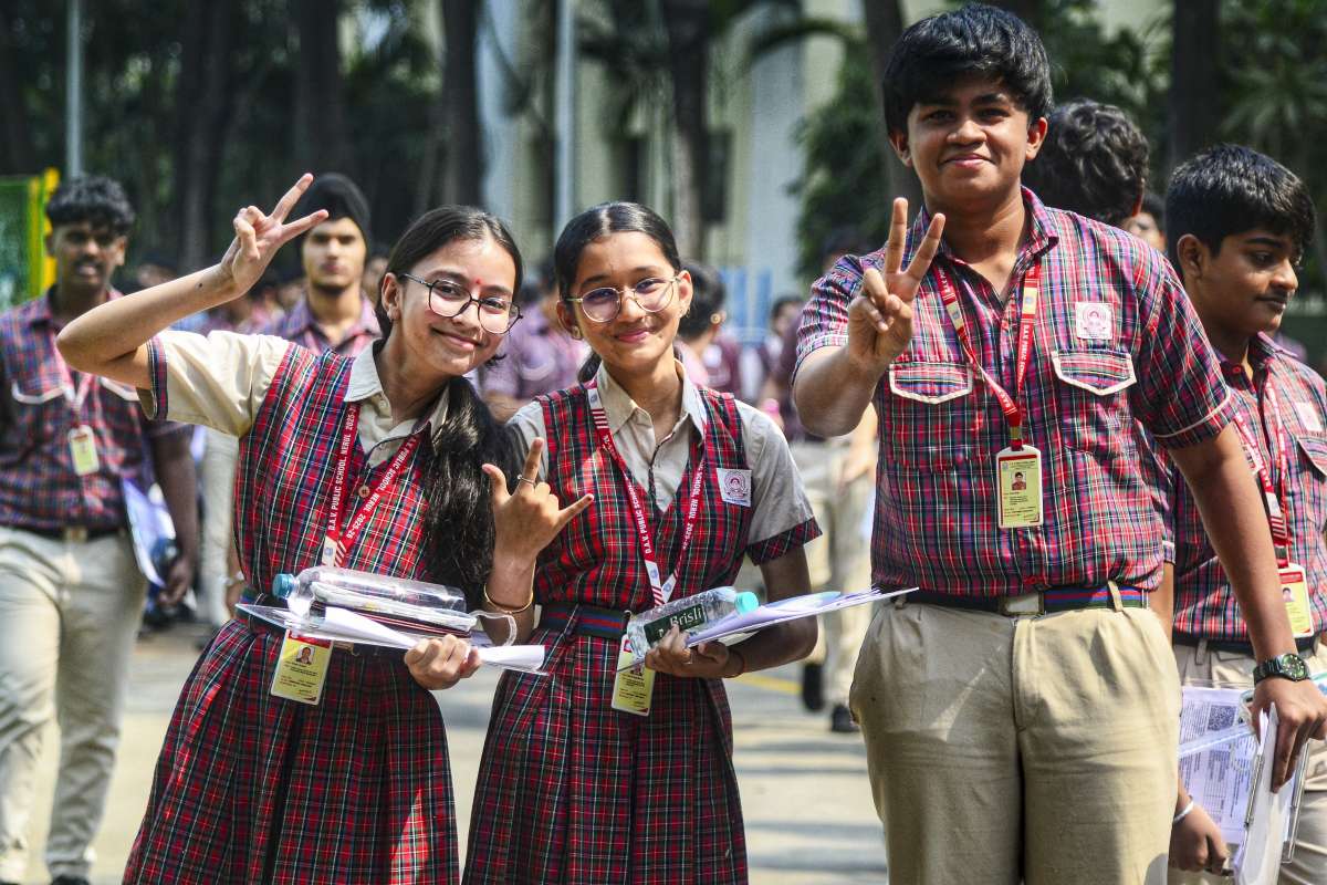 UP Board Exams 2026 Live: UPMSP 10th, 12th Hindi paper today; check shift timings, analysis