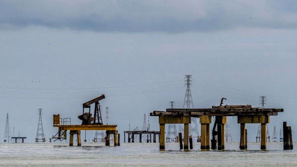 US lifts additional 25% tariff on India after New Delhi 'commits' to stop buying Russian oil | World News – India TV