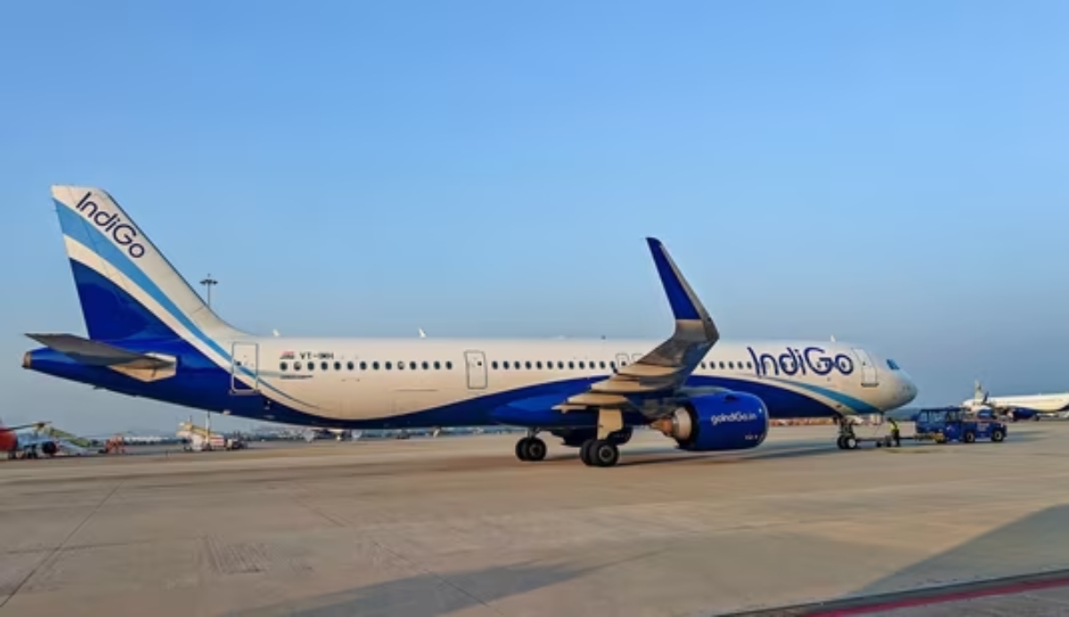 Bomb threat written with lipstick forces Dibrugarh-Kolkata IndiGo flight to make emergency landing | India News – India TV