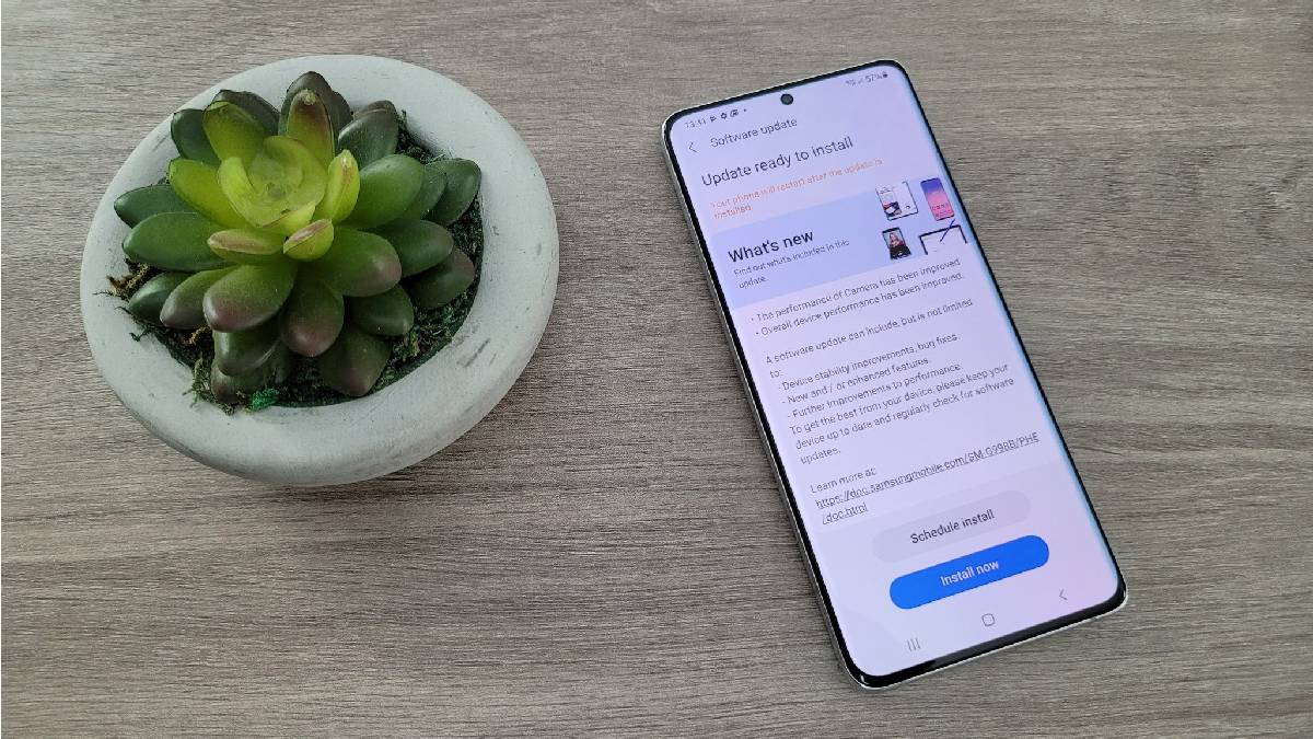 Samsung officially stops rolling out updates for a Galaxy...