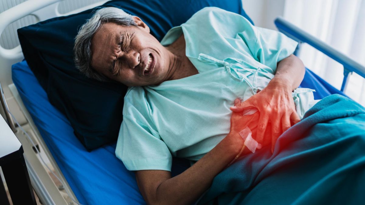 Colorectal cancer: Surgical oncologist lists subtle symptoms you should not ignore