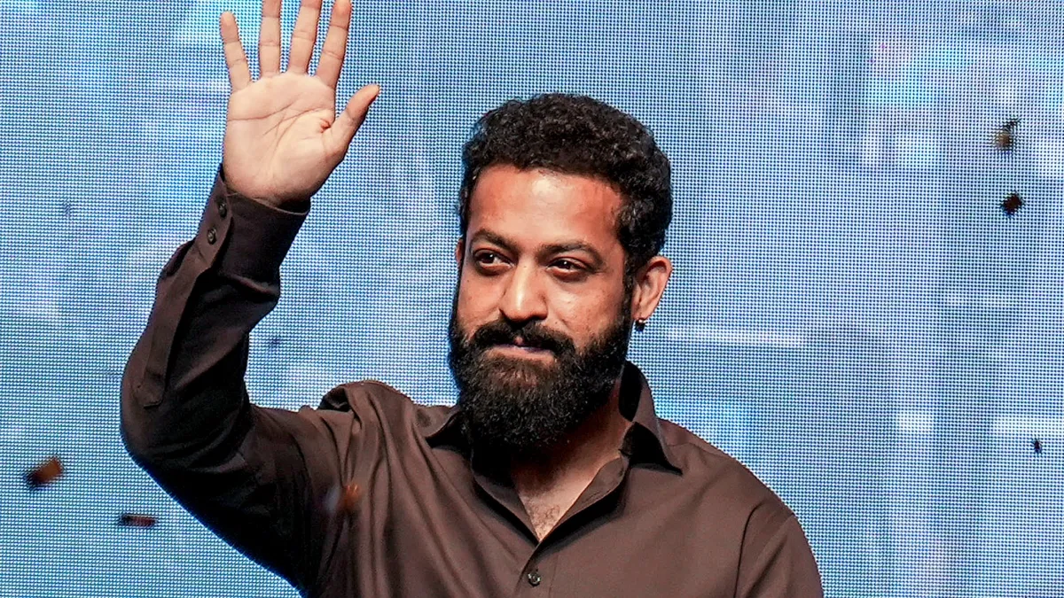 Jr NTR's chaotic Bengaluru hospital visit: Frenzy mob, lathi charge | Police narrate chain of events | Watch
