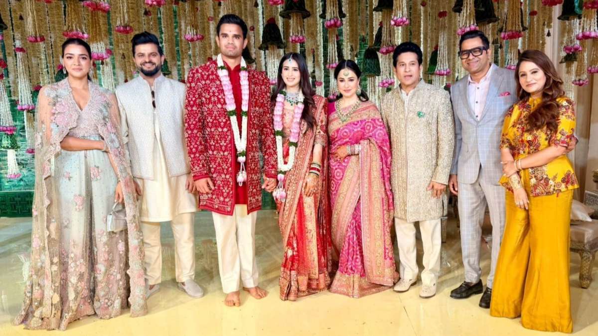 Arjun Tendulkar ties the knot with Saaniya Chandhok in Mumbai | Watch | Cricket News – India TV