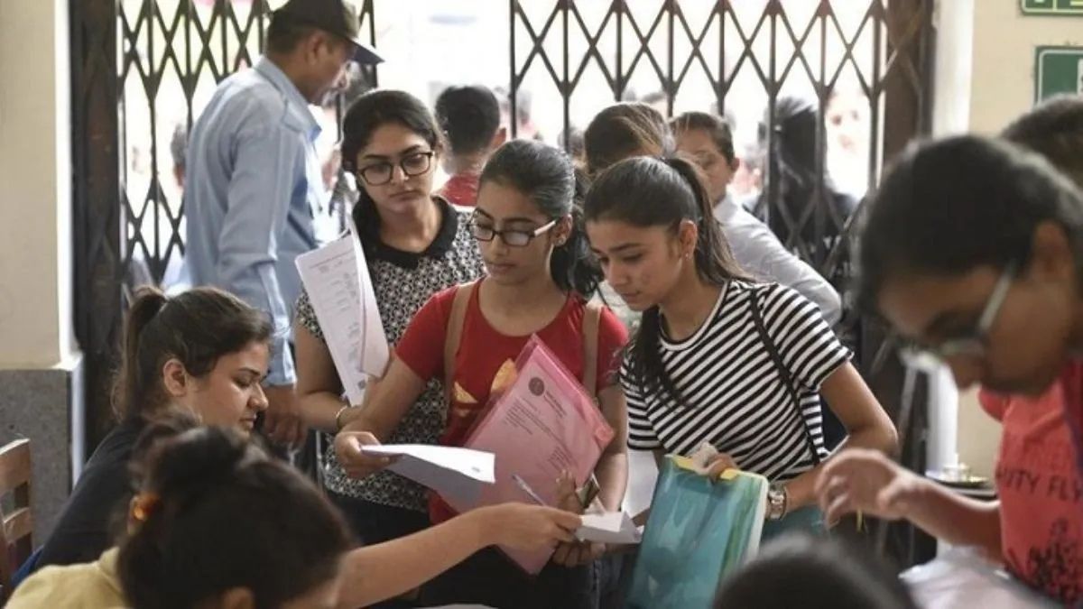 CBSE warns class 10, 12 evaluators against sharing exam details on social media