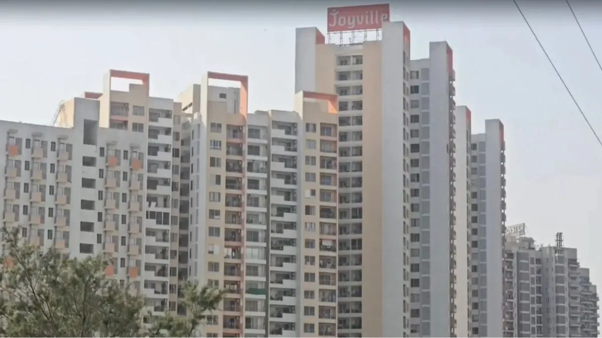 Gurugram: Father throws 3-year-old daughter from 23rd floor Gurugram: Father throws 3-year-old daughter from 23rd floor