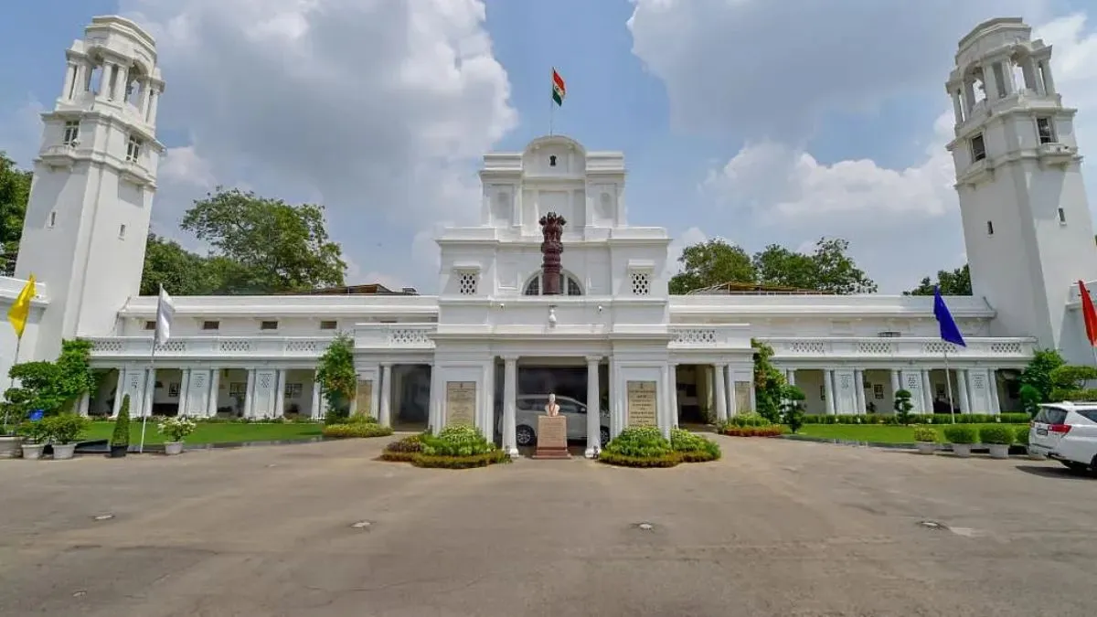 Delhi Assembly security breach: Accused drove car inside to flag nephew ...