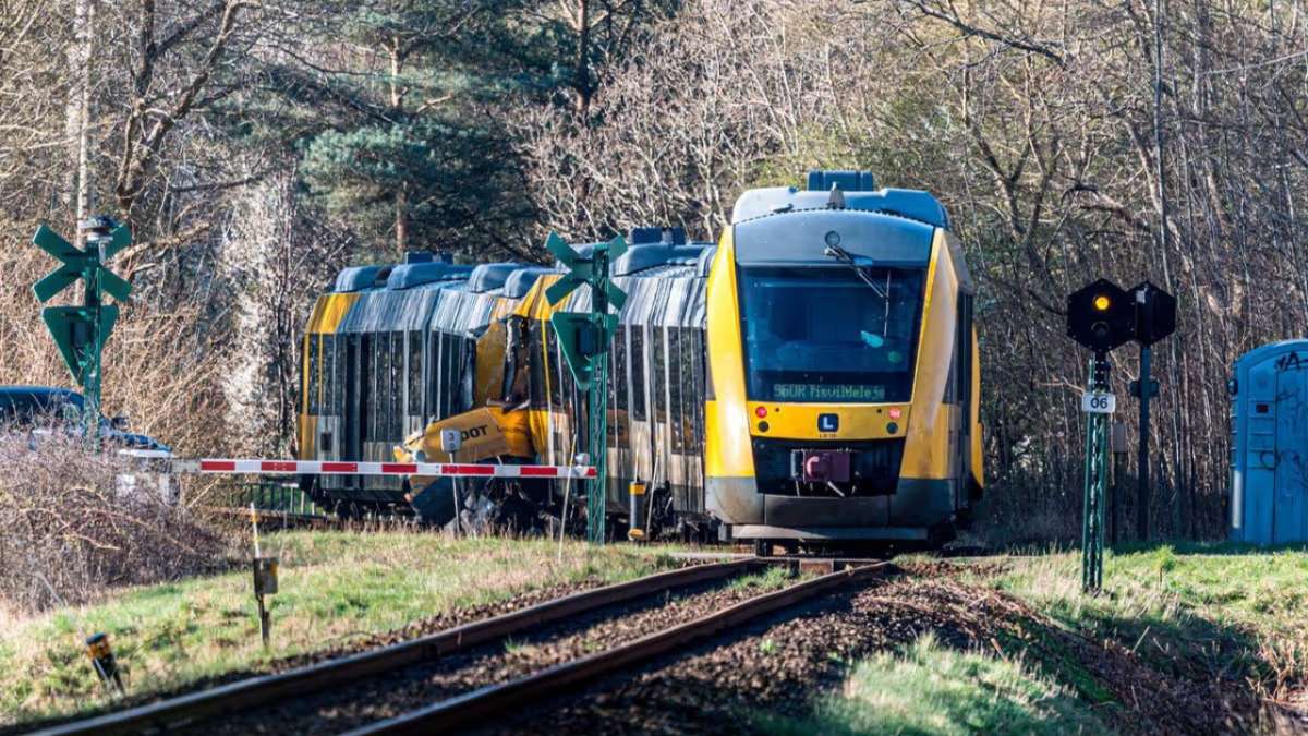 Denmark: 12 injured, 4 critically, in head-on collision between trains near Copenhagen