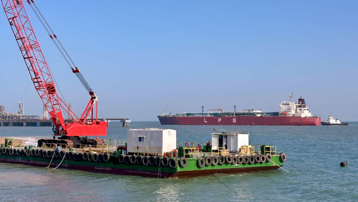 UK invites India for talks to open Strait of Hormuz blockade, foreign secretary to attend: MEA