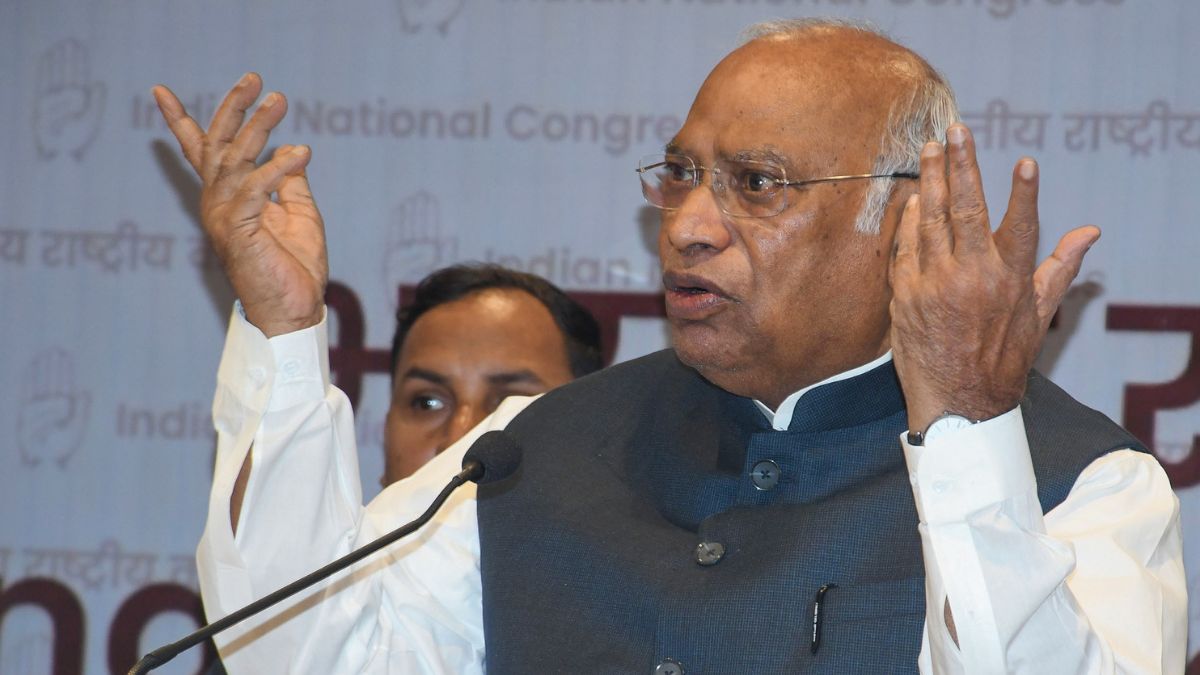 In letter to PM, Kharge criticises Centre for 'hurrying' implementation of Women Reservation Act