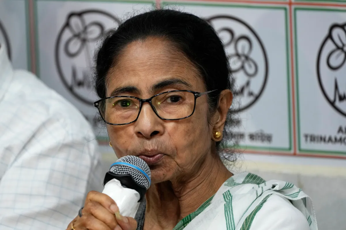 Governor RN Ravi dissolves West Bengal Assembly as Mamata Banerjee refuses to resign 