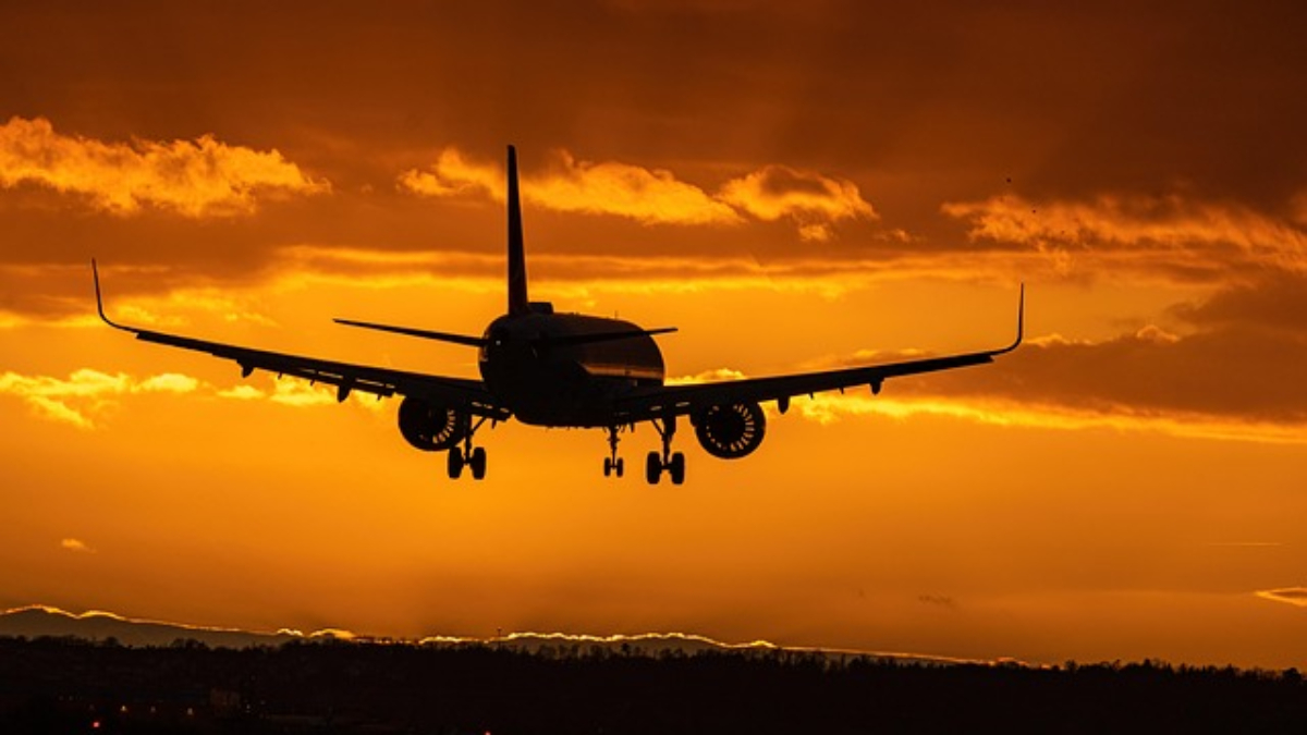 Maharashtra government announces steep reduction in VAT on jet fuel, slashes it to 7%