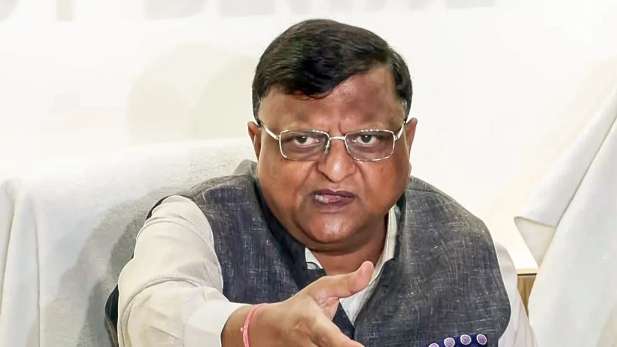 New Bengal Chief Secretary Manoj Agarwal Vows Transparent Governance, Urges Officers to Follow Rules