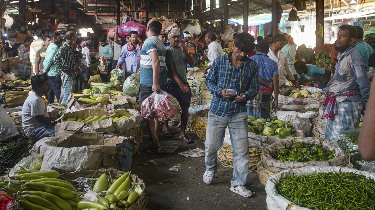 Ginger at Rs 130 per kg, coriander at Rs 100 per kg: Vegetable prices ...
