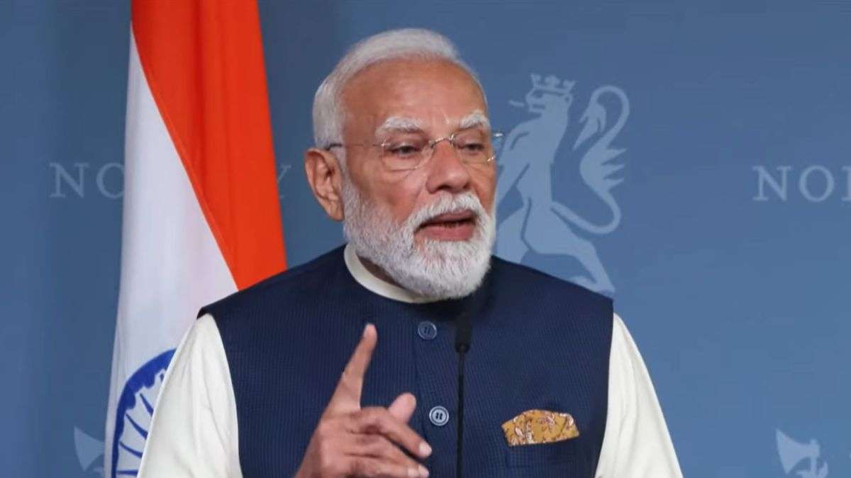 PM Modi calls for dialogue to resolve Ukraine war, Mideast crisis ...