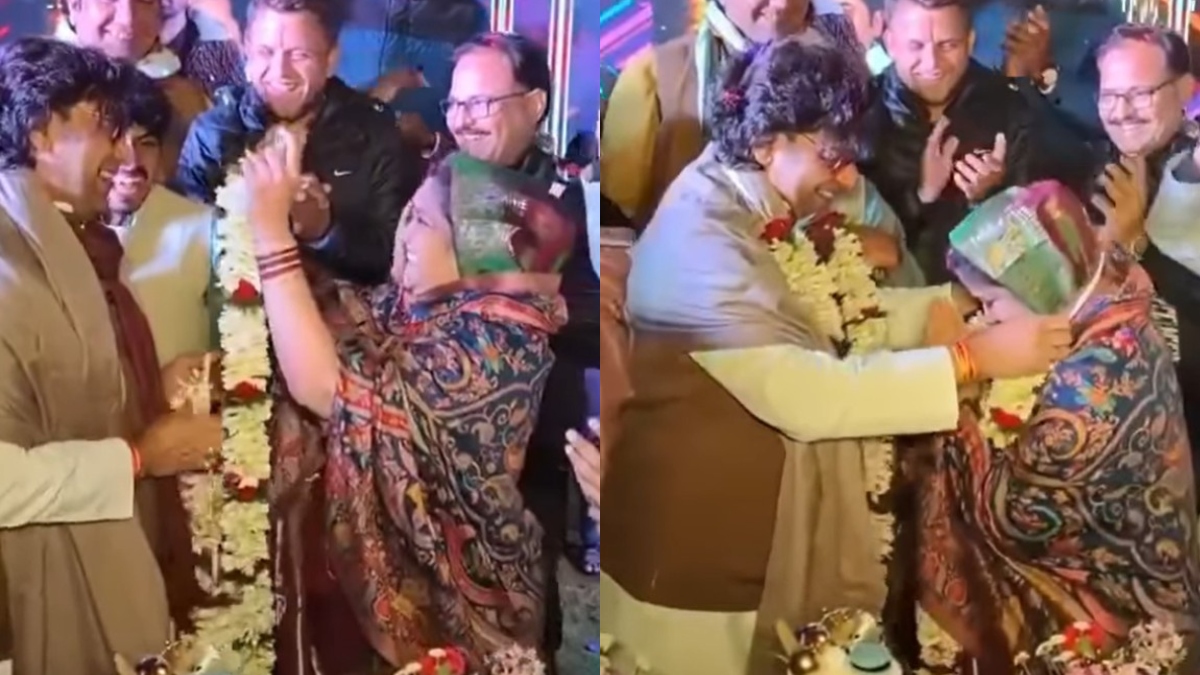 Ashutosh Rana and Renuka Shahane remarry on 25th anniversary, celebrate love all over again