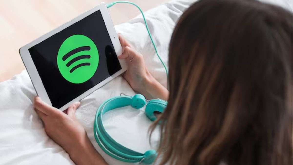 Spotify adds audio magazine articles for Premium users, long reads now play like podcasts