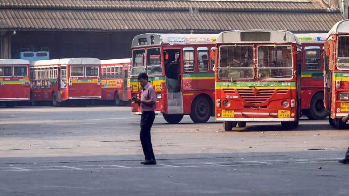 BEST employees' strike: Mumbai Police vows legal action against people obstructing transport services