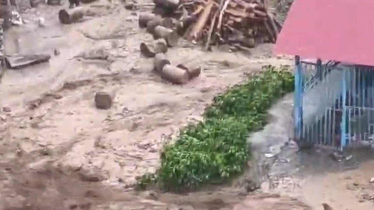 Massive cloudburst reported in North Kashmir's Bandipora, dozens of residential houses damaged