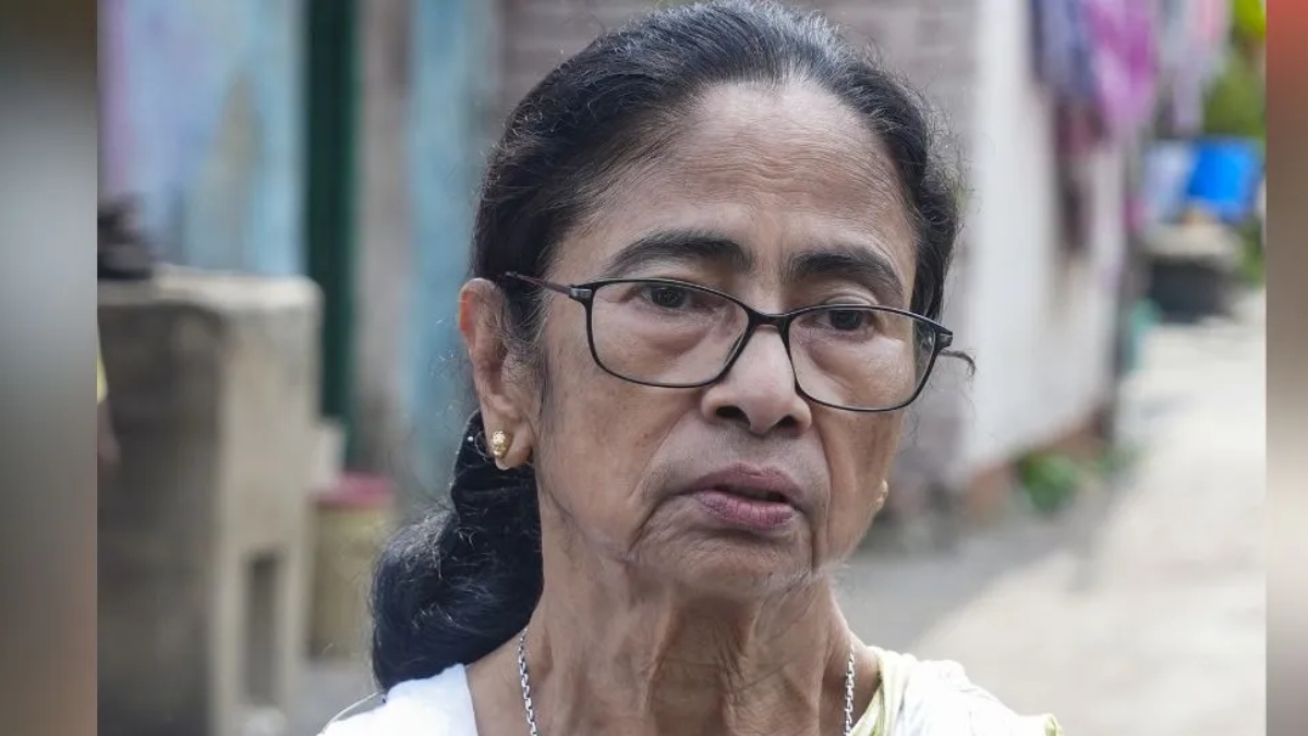 Mamata Banerjee suffers another setback as close aide Krishna Chakraborty resigns as Mayor