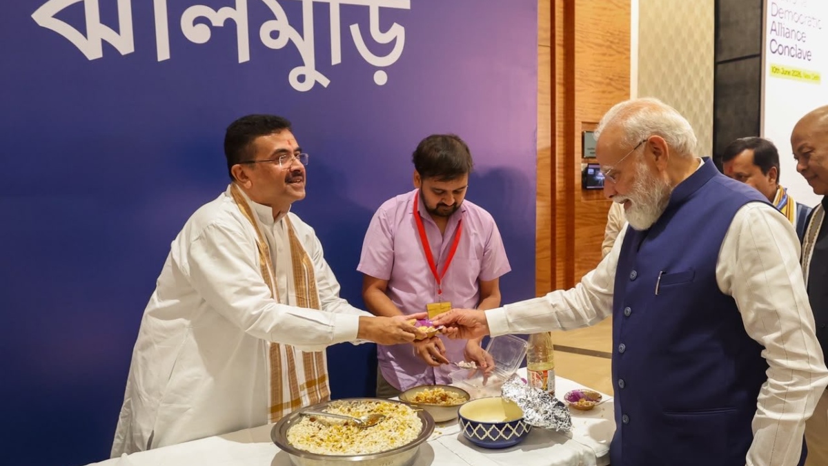 12 years of Modi govt LIVE: PM Modi enjoys 'jhalmuri' at Bharat Mandapam served by Suvendu Adhikari