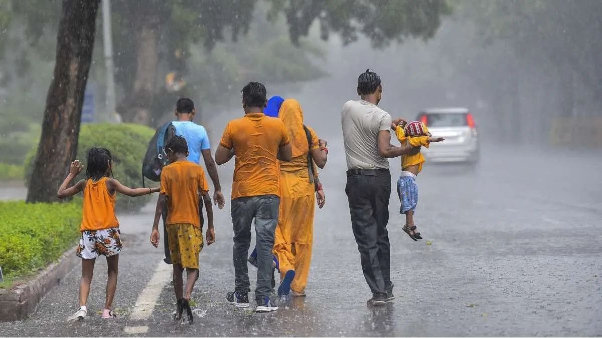 Monsoon advances rapidly across India; IMD predicts heavy rain in multiple states | Check forecast