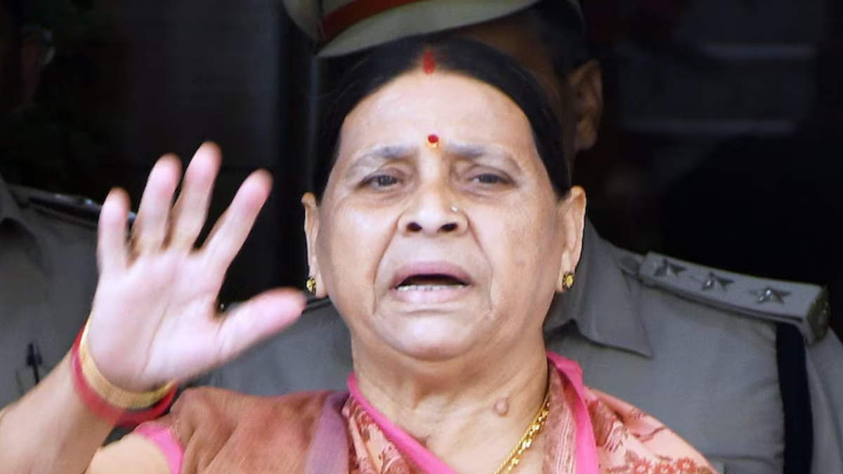 Lalu family may soon shift to new Patna bungalow; Rabri Devi inspects construction work | VIDEO