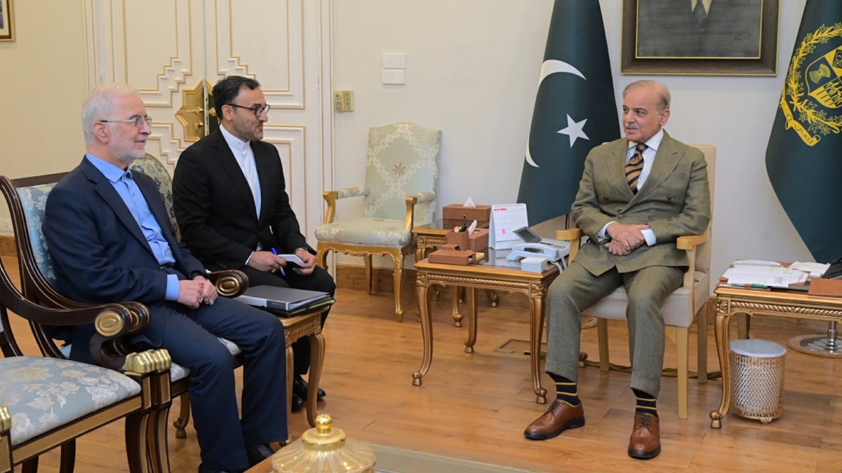 'Prepare for more powerful missiles': Iran's warning despite minister arriving in Pakistan for truce talks - India TV News